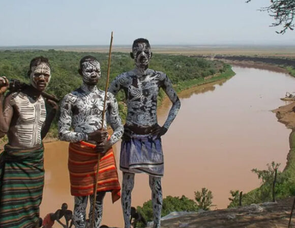 A Look At The Thriving Yet Simple Life of The Ari Tribe